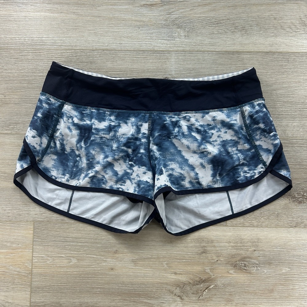 Lululemon Size 10 Low‎ Rise Speed Up 2.5" Short Sea Side Silver Fox Alberta Lake